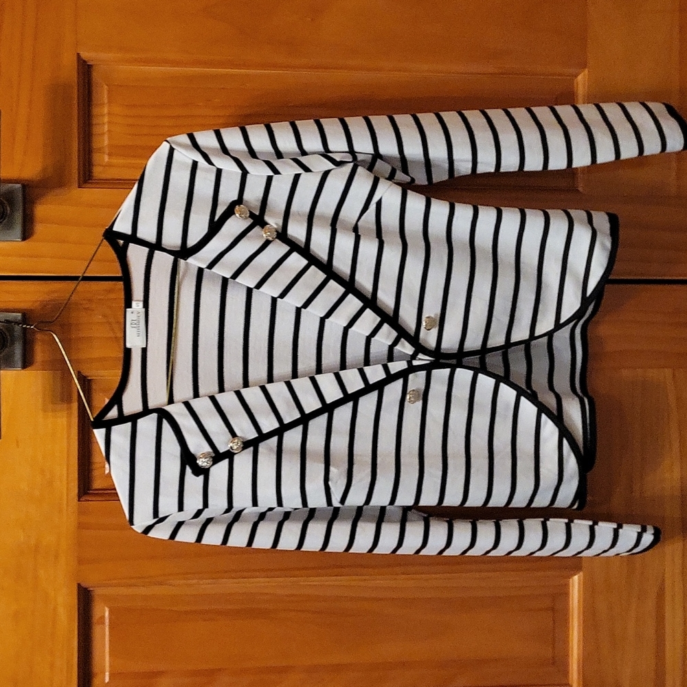 Blazer with silver buttons